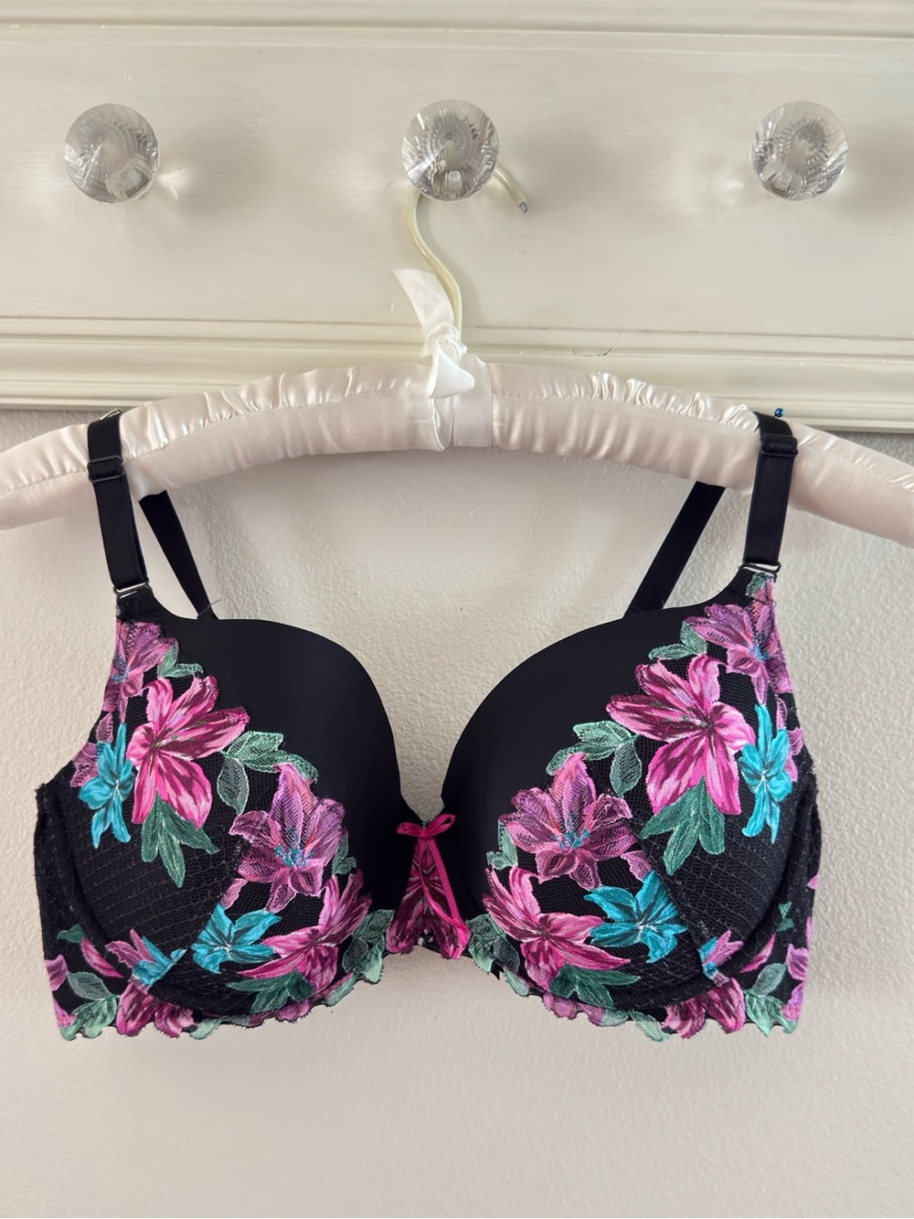 Torrid Perfect T-Shirt Bra black with floral detail size 38DD